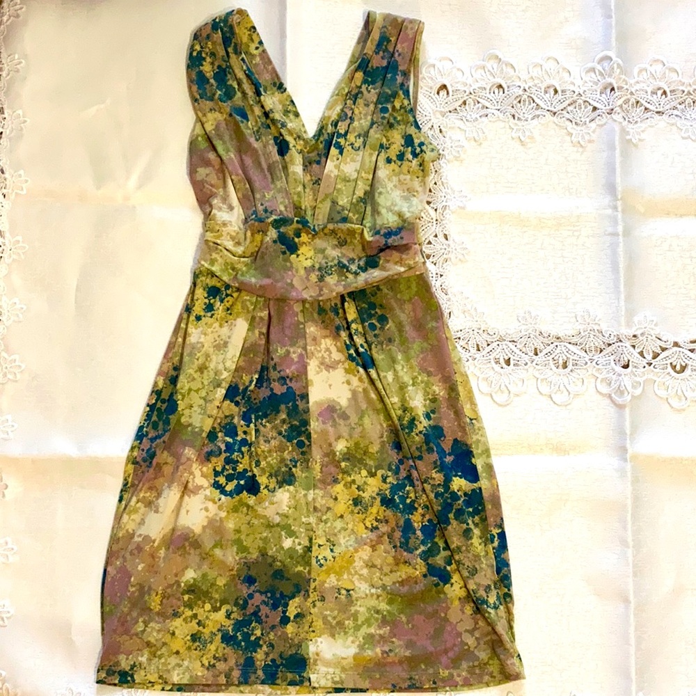 Vera Wang V-neck dress